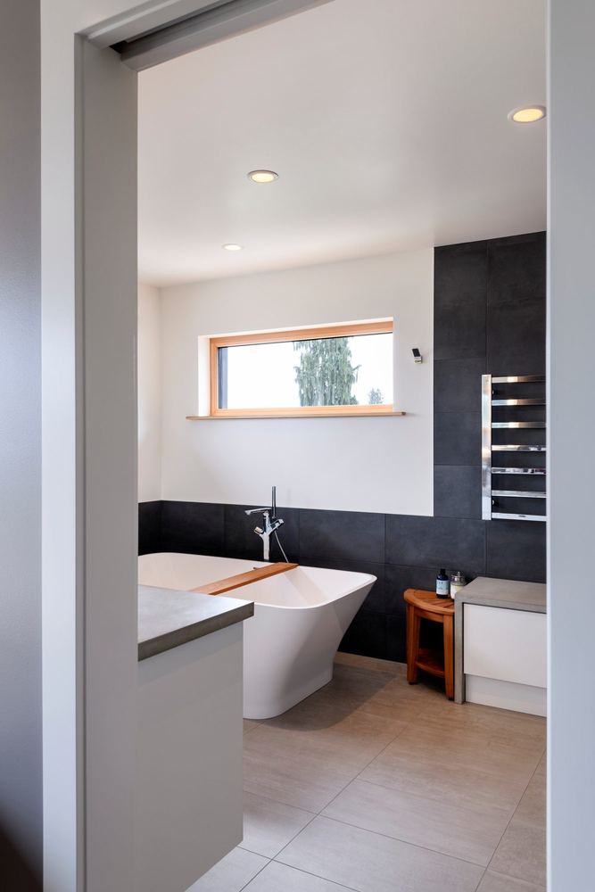 Atlas custom home bath